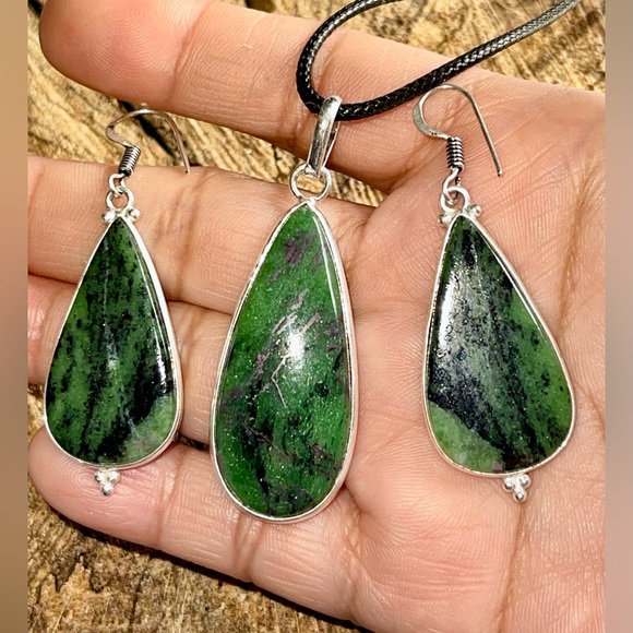 Ruby Zoisite Pendant & Earrings - Picture 5 of 13
